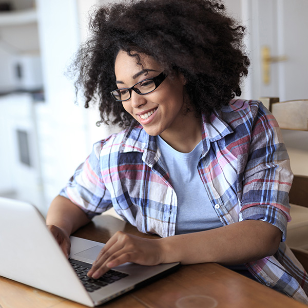 woman on the laptop
